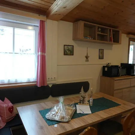 In With Mountain Views, Cleaning Included Hippach