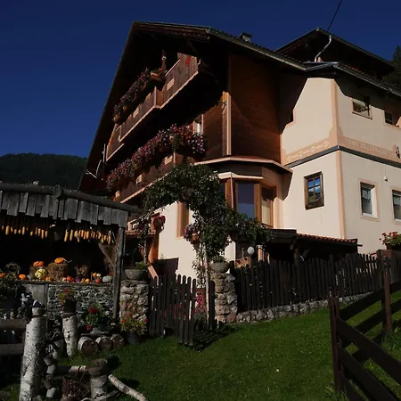 In With Mountain Views, Cleaning Included Ferienhaus *